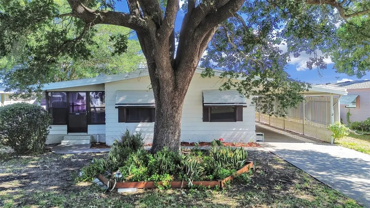 Property Slideshow image 1 of 39 | 1688 foxway dr, Lakeland, FL, 33810