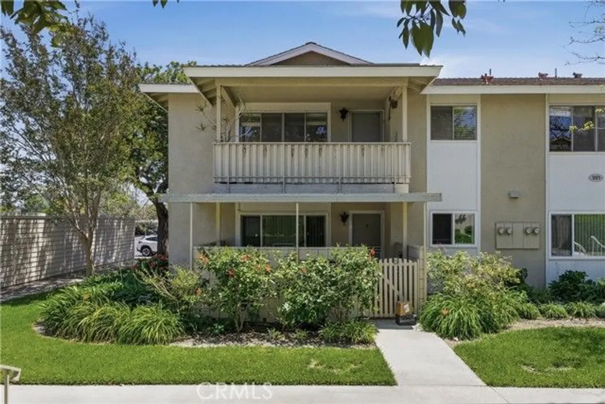 Property Slideshow image 1 of 32 | 391 avenida castilla o, Laguna Woods, CA, 92637