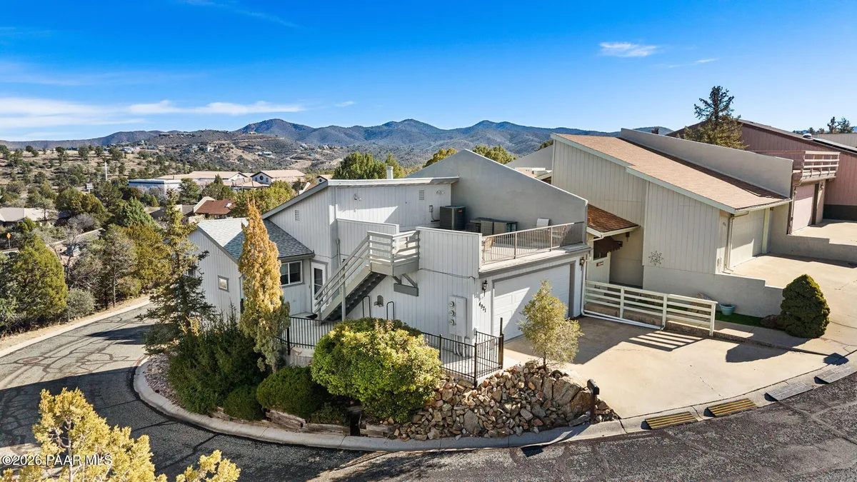 Property Slideshow image 1 of 36 | 4921 summit cir # 1, Prescott, AZ, 86301