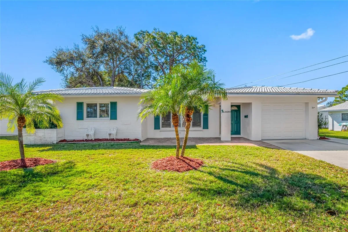 Property Slideshow image 1 of 40 | 14280 86th ter, Seminole, FL, 33776