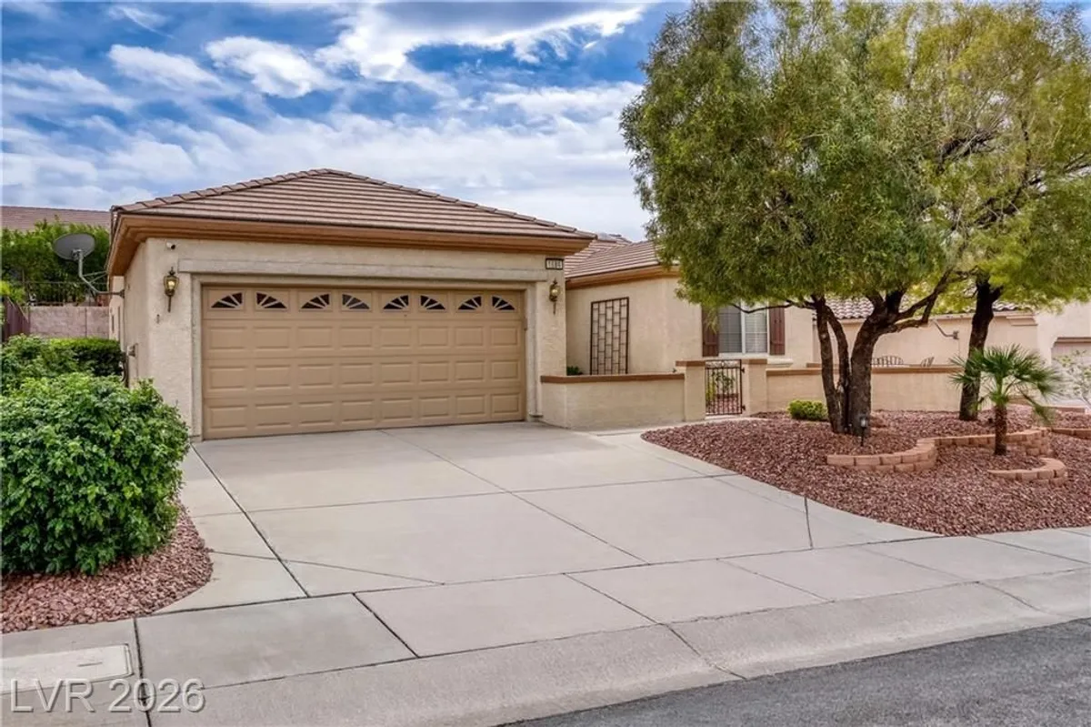 Property Slideshow image 1 of 25 | 1684 wellington springs ave, Henderson, NV, 89052
