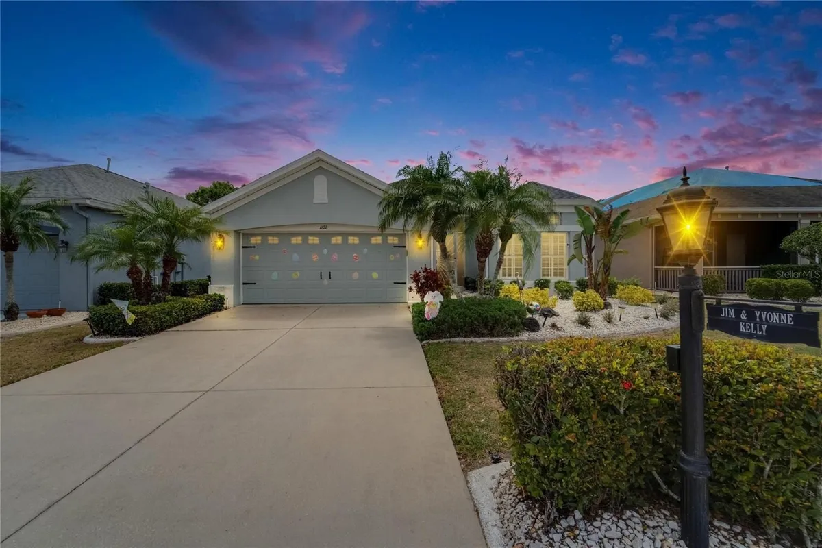 Property Slideshow image 1 of 72 | 1102 emerald dunes dr, Sun City Center, FL, 33573