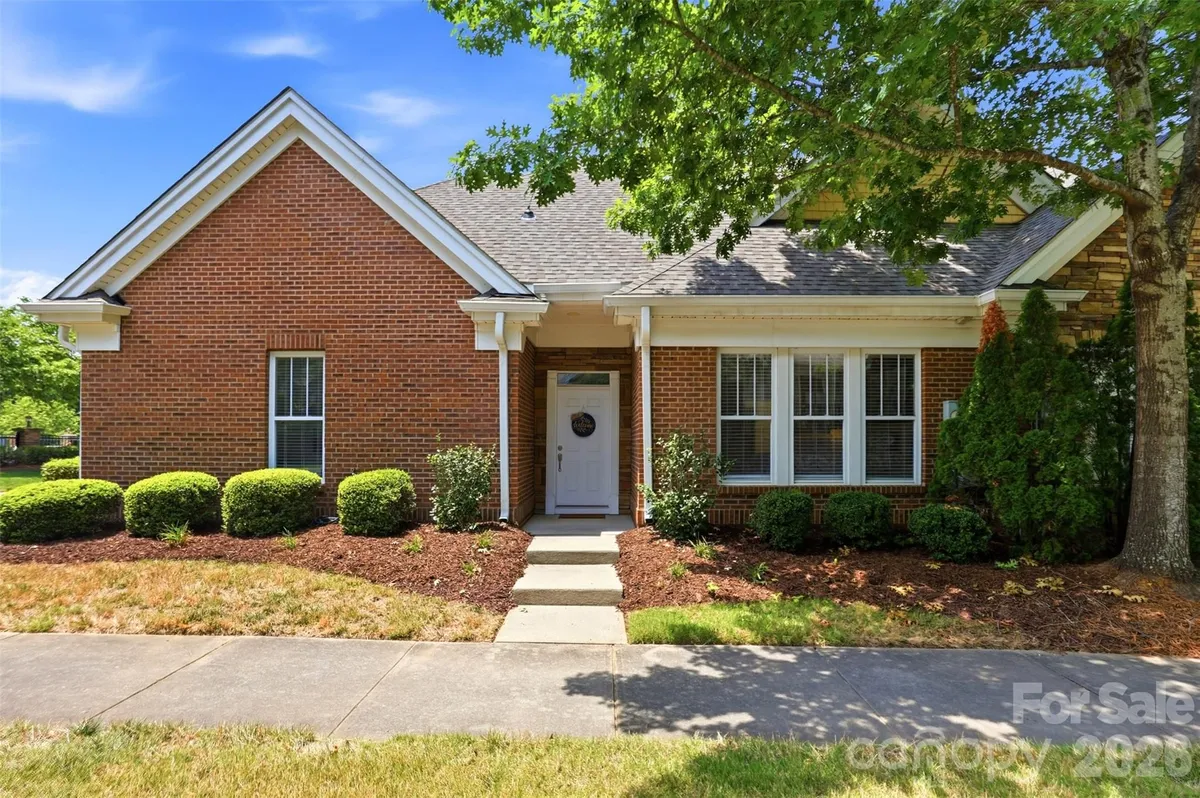 Property Slideshow image 1 of 19 | 2676 bellasera way, Matthews, NC, 28105