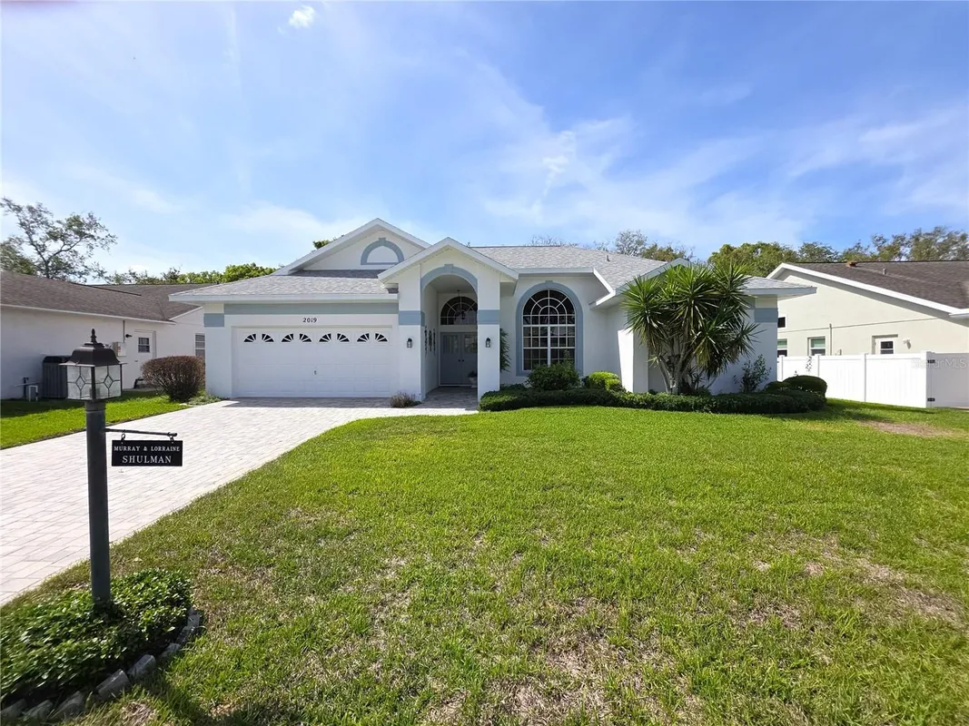 Property Slideshow image 1 of 28 | 2019 quailwood ln, Spring Hill, FL, 34606