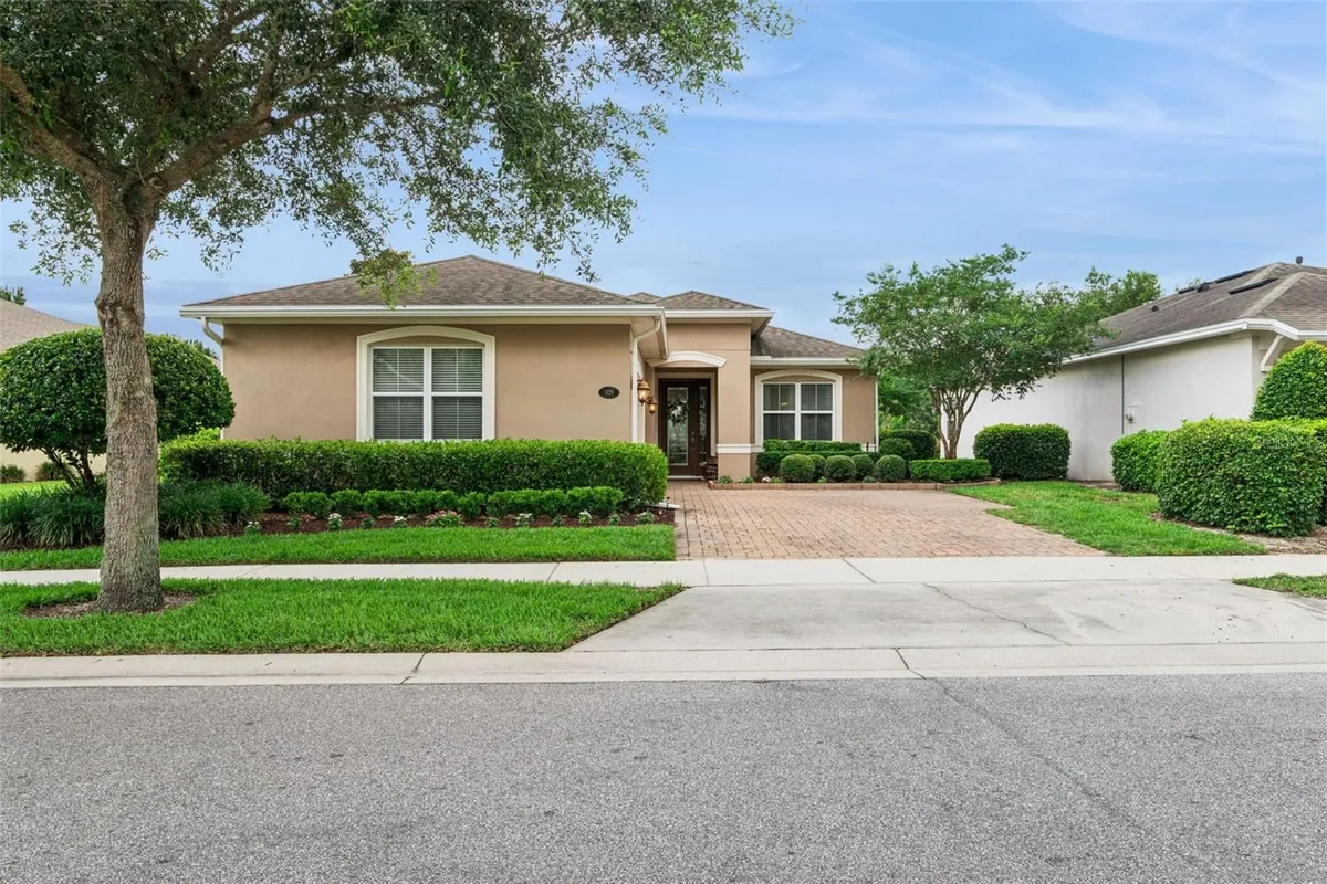 Property Slideshow image 1 of 44 | 1129 gardenshire ln, Deland, FL, 32724