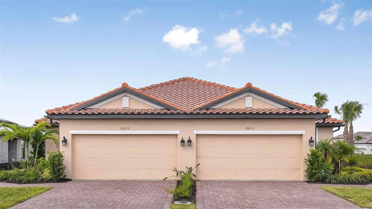 Property Slideshow image 1 of 15 | 10251 morning mist ln, Sarasota, FL, 34241