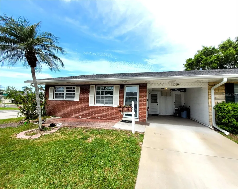 Property Slideshow image 1 of 14 | 4999 springwood ct, Pinellas Park, FL, 33782