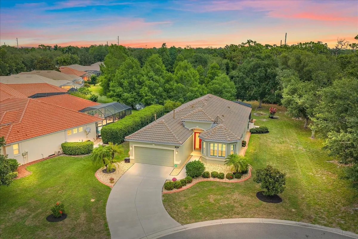 Property Slideshow image 1 of 39 | 7018 owls nest ter, Bradenton, FL, 34203