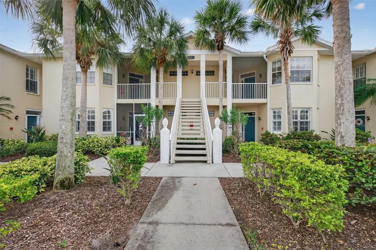 Property Slideshow image 1 of 100 | 1669 monarch dr 203, Venice, FL, 34293