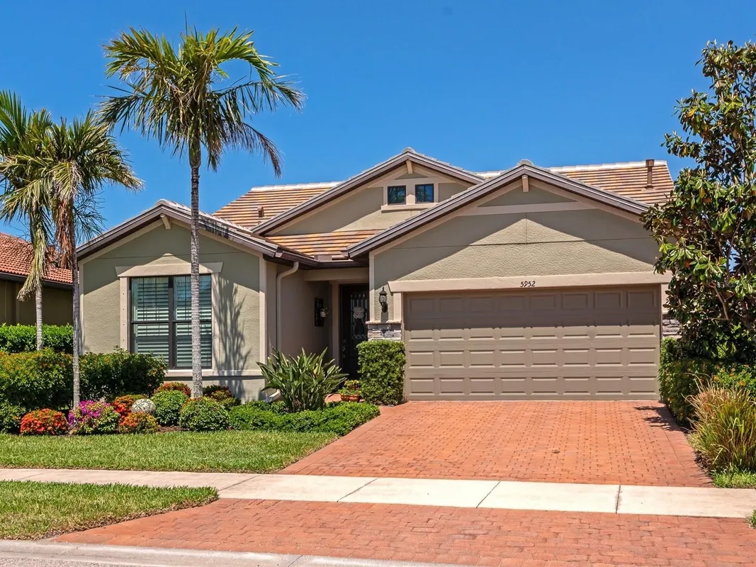 Property Slideshow image 1 of 51 | 5952 snowy egret dr, Sarasota, FL, 34238