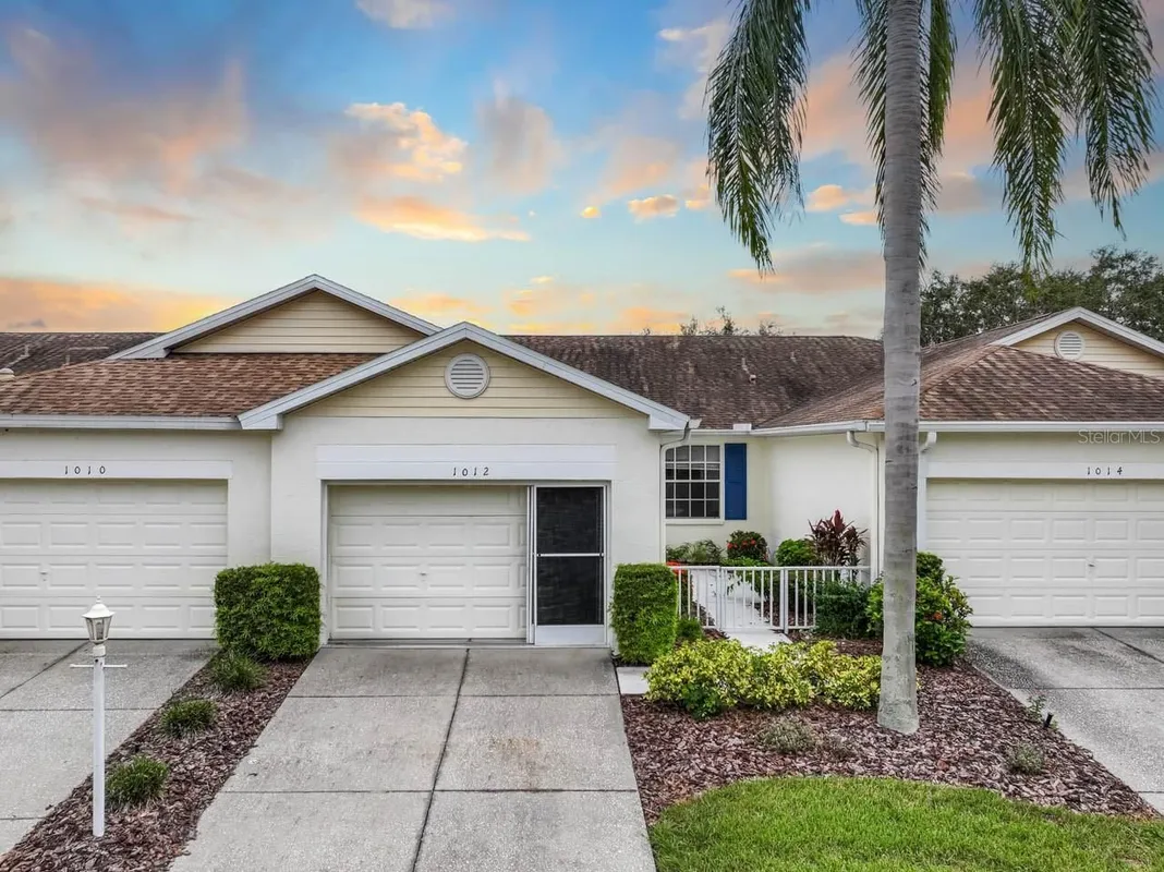 Property Slideshow image 1 of 47 | 1012 radison lake ct 59, Sun City Center, FL, 33573