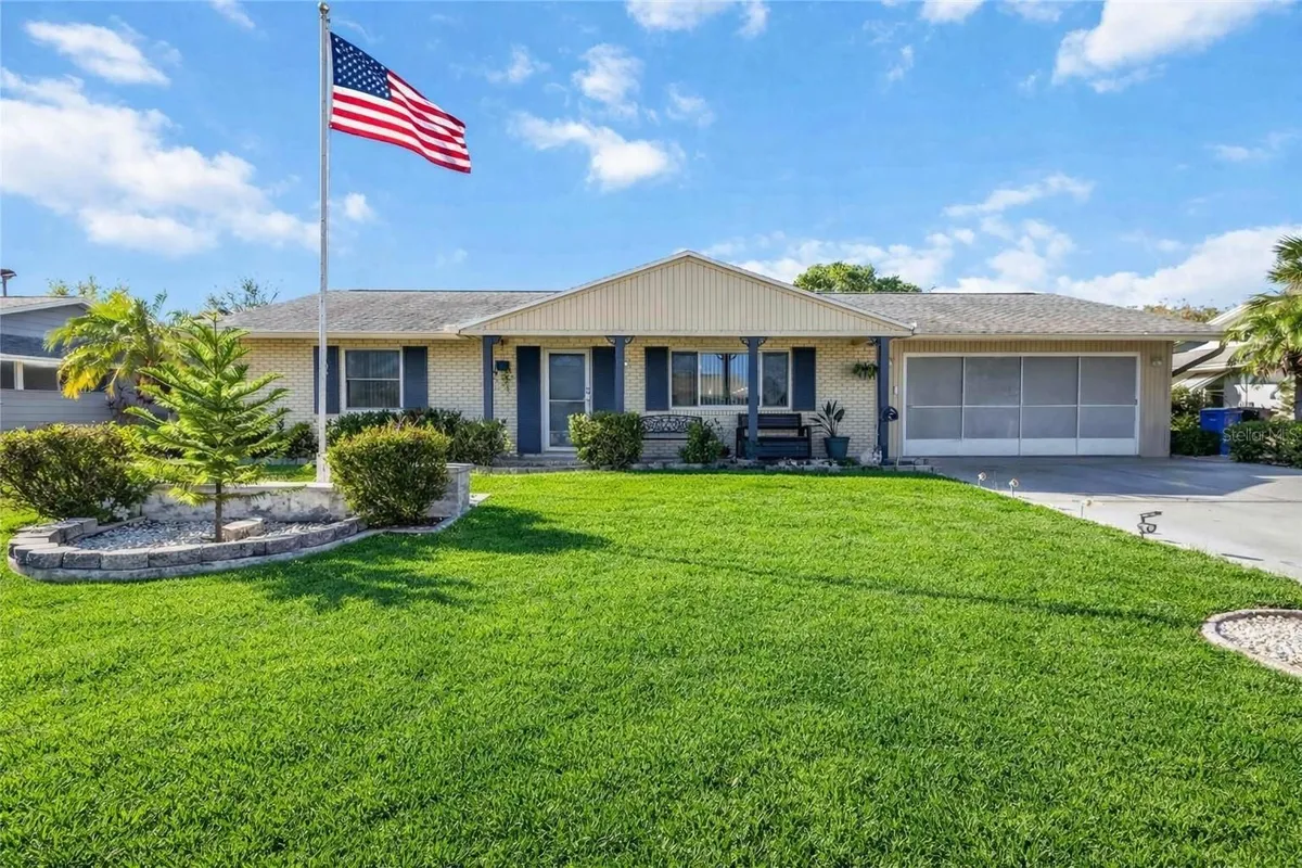 Property Slideshow image 1 of 27 | 1010 fordham dr, Sun City Center, FL, 33573