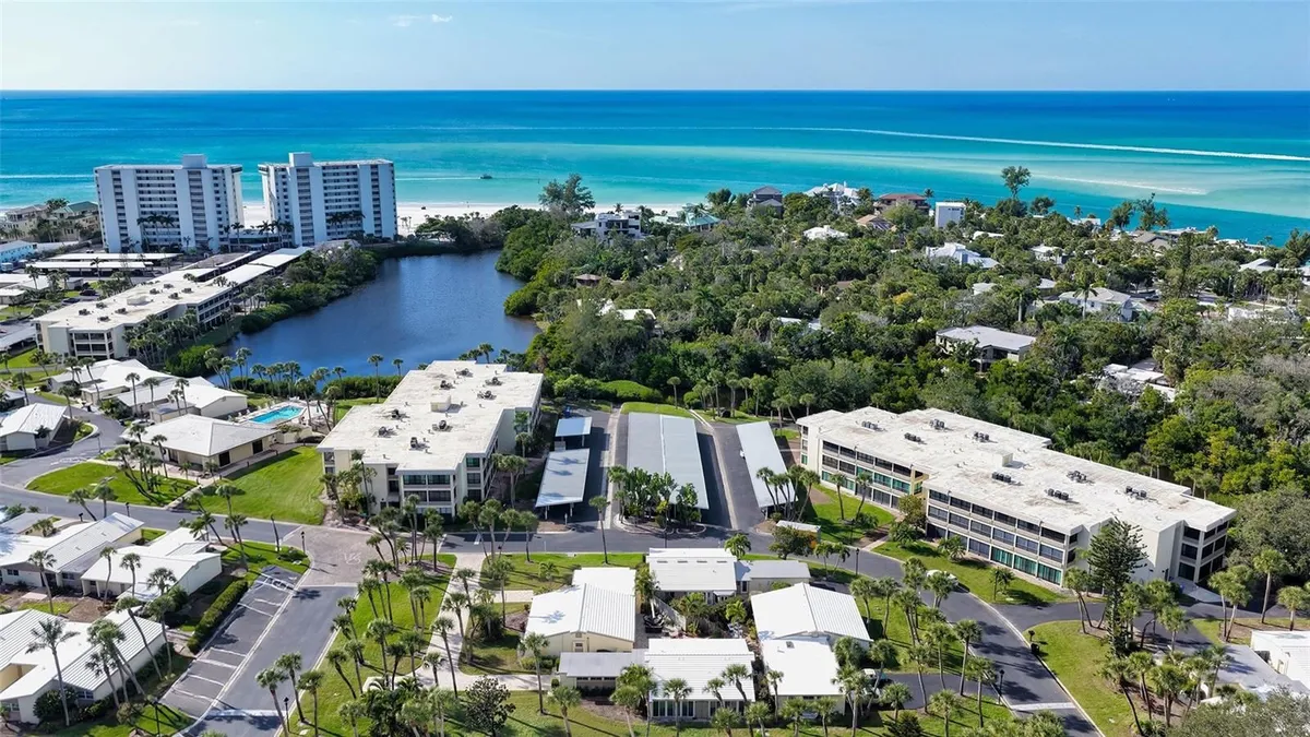Property Slideshow image 1 of 71 | 206 hourglass way v10, Sarasota, FL, 34242