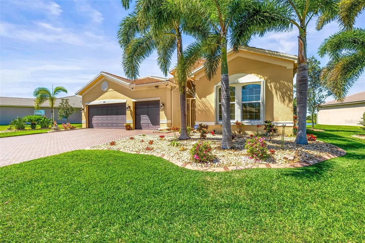 Property Slideshow image 1 of 88 | 5073 stone harbor cir, Wimauma, FL, 33598