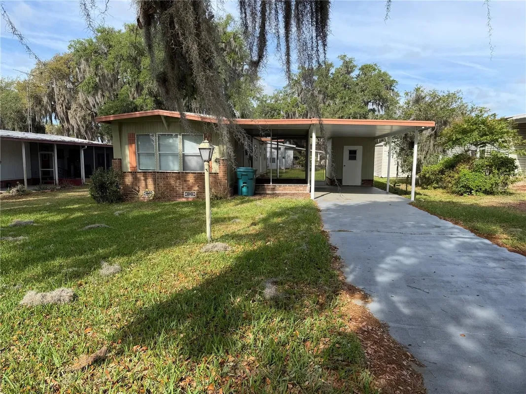 Property Slideshow image 1 of 19 | 5562 lansing dr, Wildwood, FL, 34785
