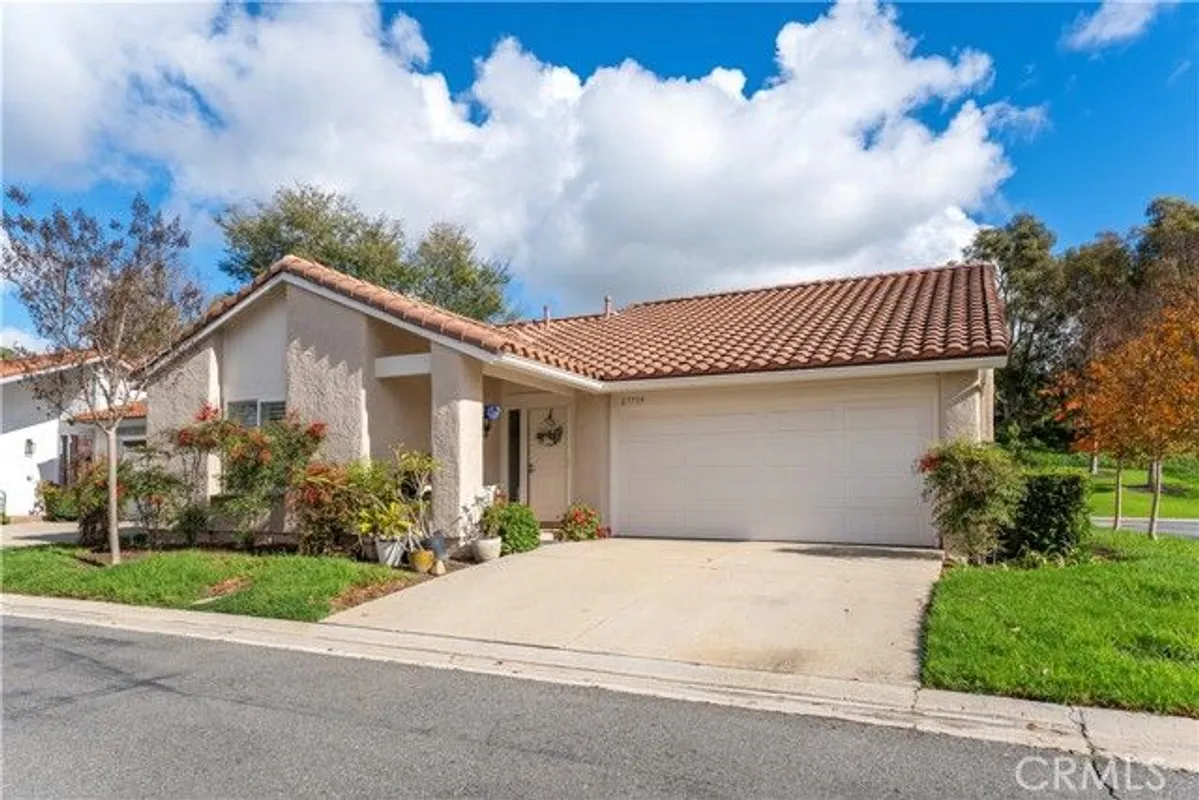 Property Slideshow image 1 of 61 | 27735 via rodrigo, Mission Viejo, CA, 92692