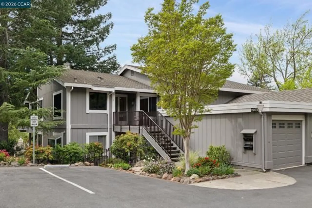 Property Slideshow image 1 of 52 | 2075 cactus ct 1, Walnut Creek, CA, 94595