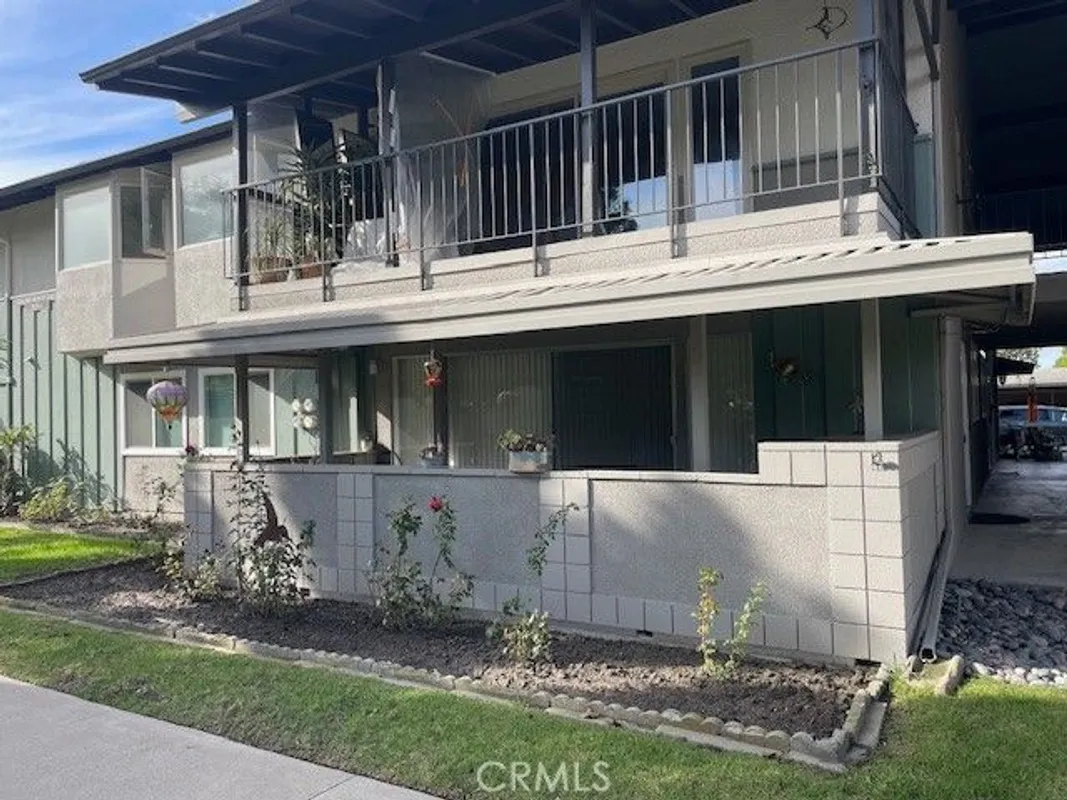 Property Slideshow image 1 of 27 | 13342 del monte dr apt 5g, Seal Beach, CA, 90740