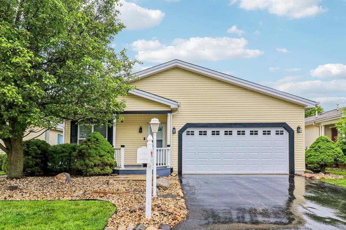 Property Slideshow image 1 of 30 | 227 rodeo dr, Grayslake, IL, 60030