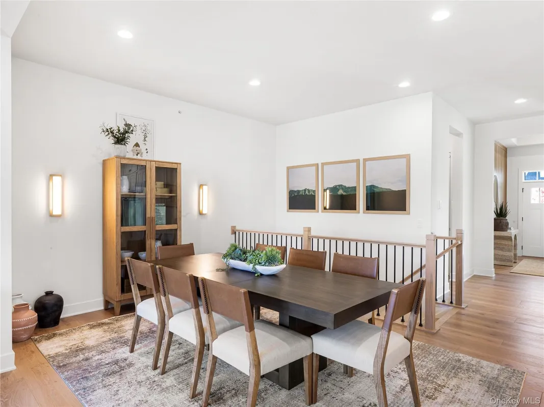 Property Slideshow image 1 of 17 | 2003 summit loop 82, Carmel, NY, 10512