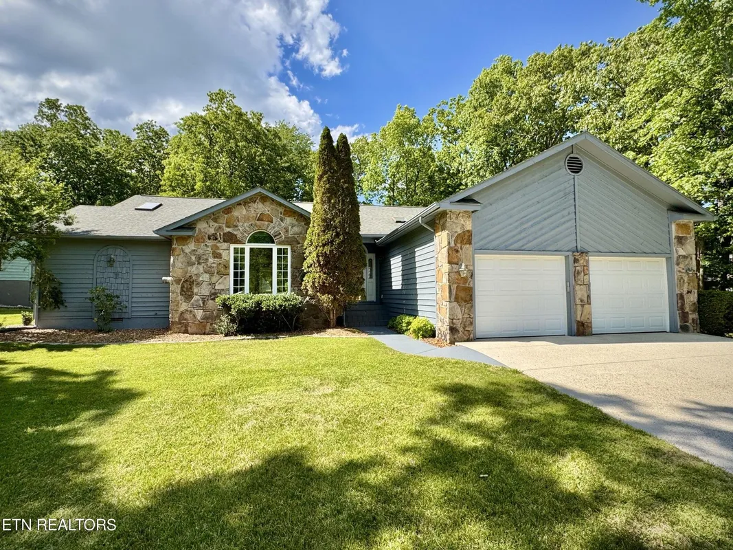 Property Slideshow image 1 of 27 | 107 walden ridge dr, Crossville, TN, 38558