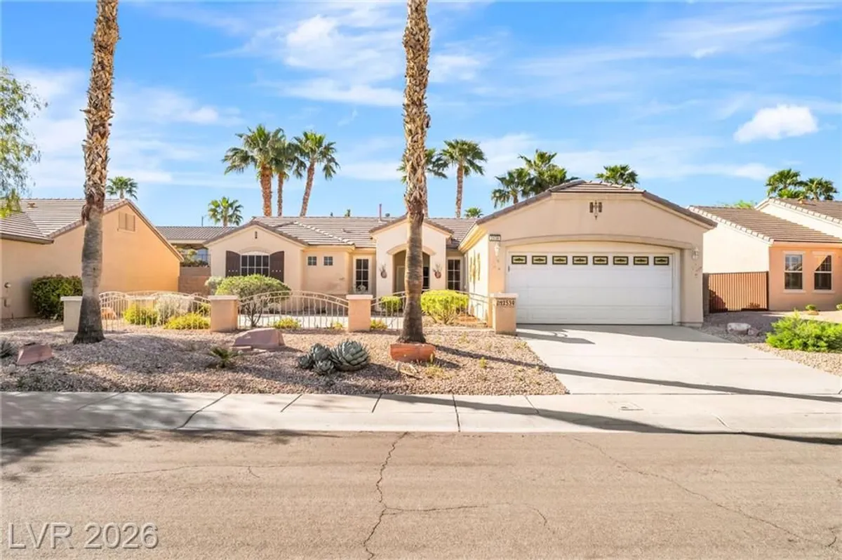 Property Slideshow image 1 of 57 | 2539 evansville ave, Henderson, NV, 89052