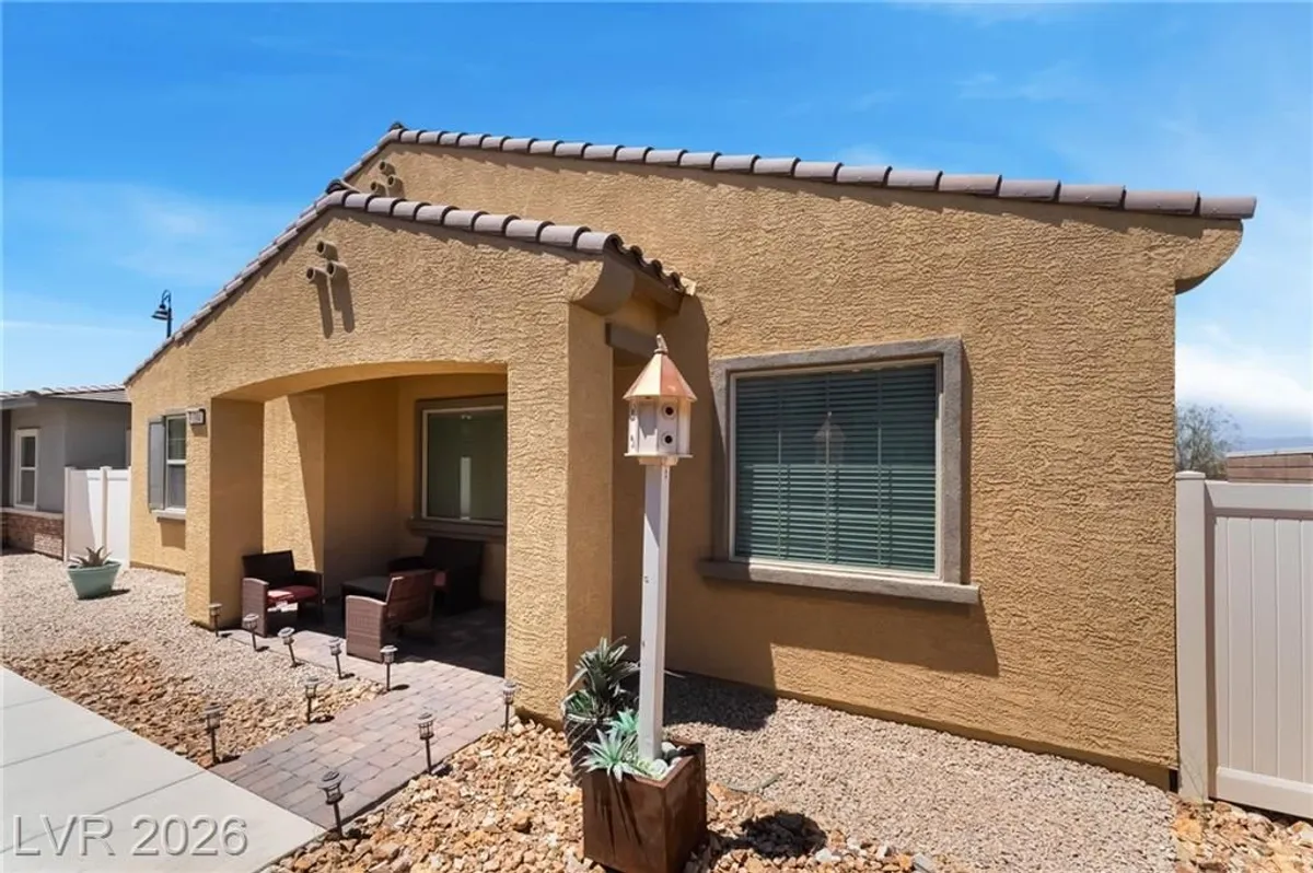 Property Slideshow image 1 of 40 | 794 hibiscuss blossom st, Henderson, NV, 89011