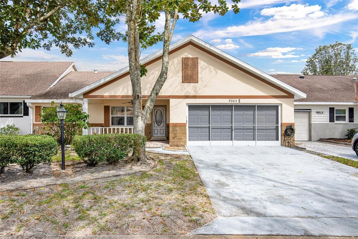 Property Slideshow image 1 of 35 | 8883 sw 93rd ln e, Ocala, FL, 34481