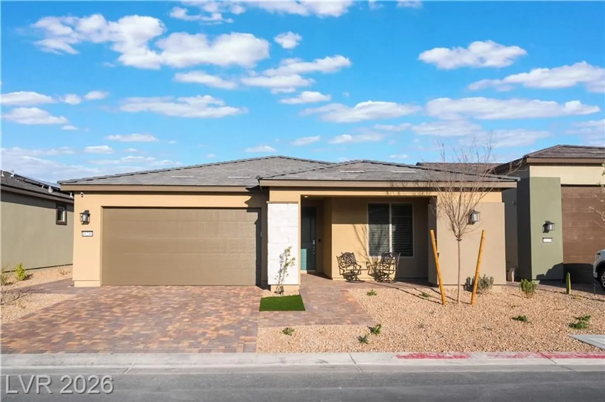 Property Slideshow image 1 of 37 | 10216 chrysolite pl, Las Vegas, NV, 89143