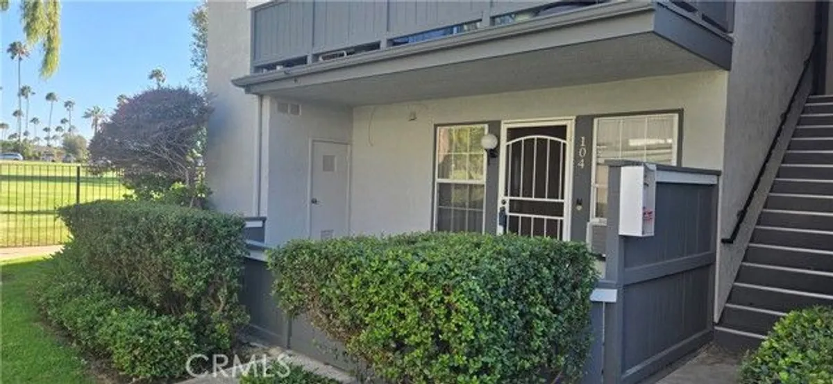 Property Slideshow image 1 of 10 | 18292 parkview ln 104, Huntington Beach, CA, 92648