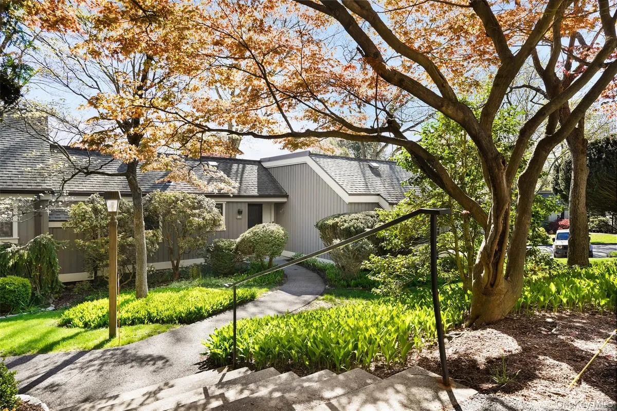 Property Slideshow image 1 of 20 | 220 heritage hls b, Somers, NY, 10589