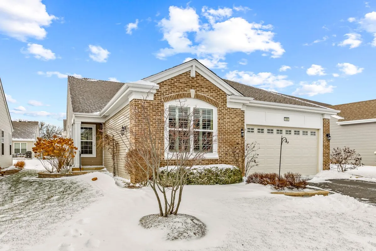 Property Slideshow image 1 of 28 | , Pingree Grove, IL, 60140