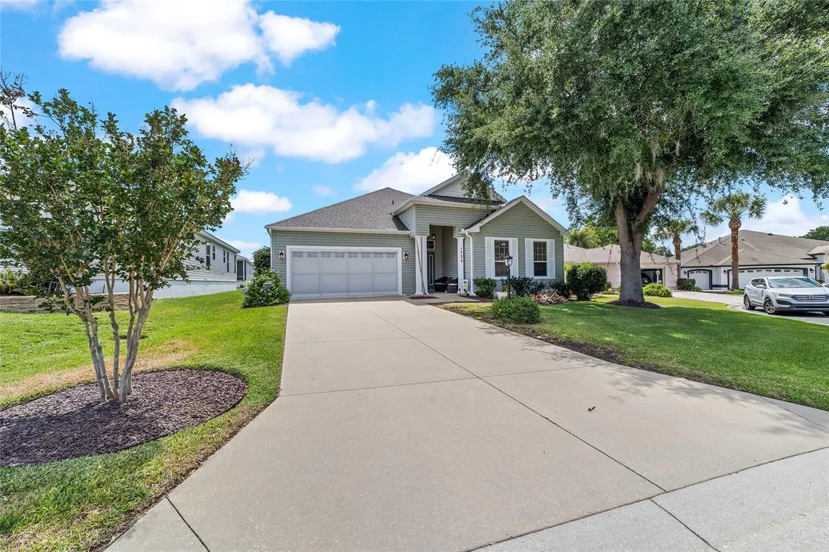Property Slideshow image 1 of 60 | 1726 latta ct, The Villages, FL, 32162