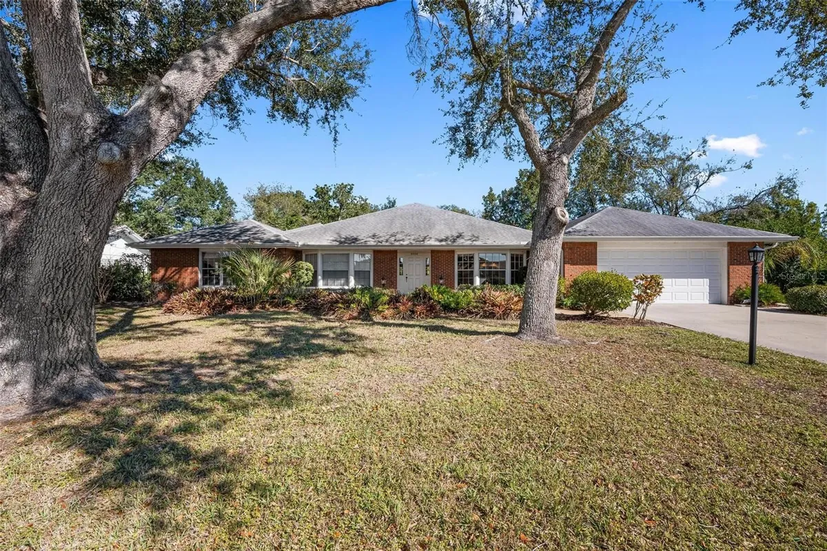 Property Slideshow image 1 of 52 | 6964 country lakes cir, Sarasota, FL, 34243