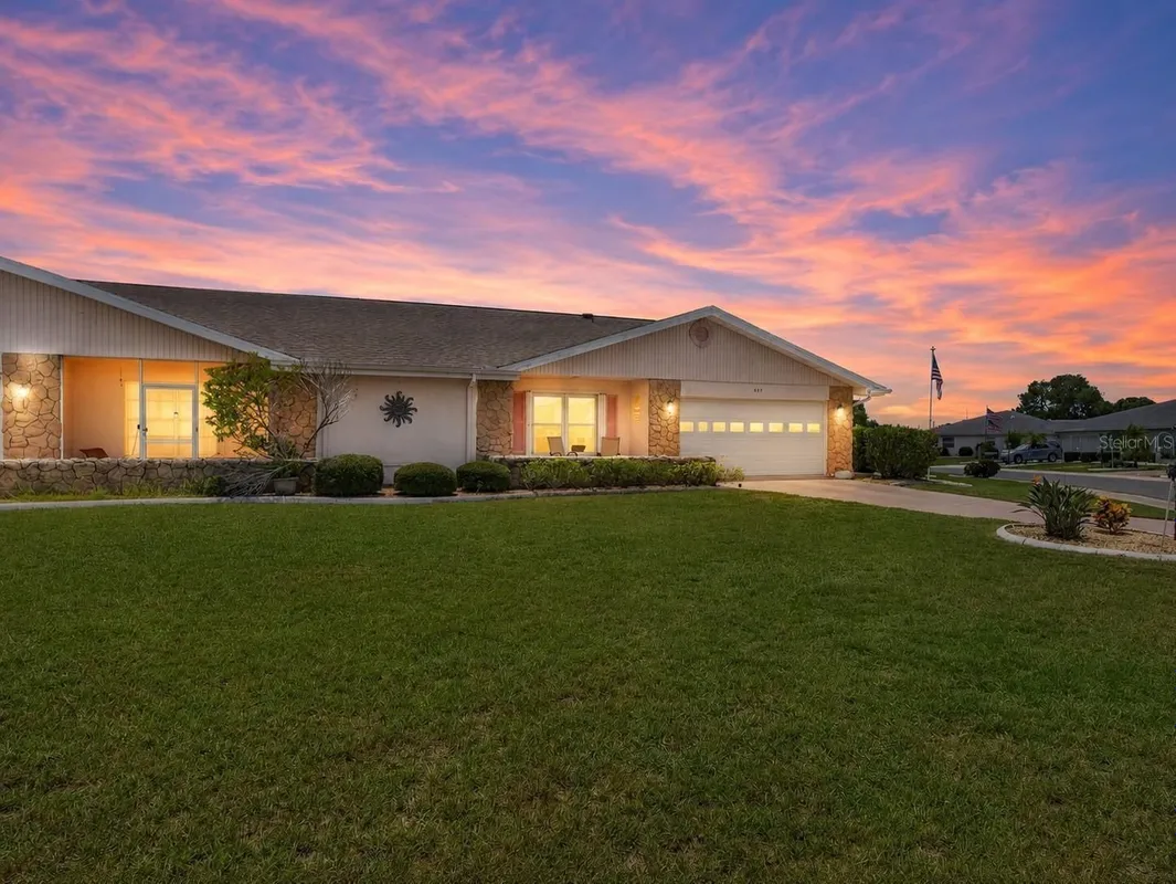 Property Slideshow image 1 of 36 | 907 bluewater dr, Sun City Center, FL, 33573