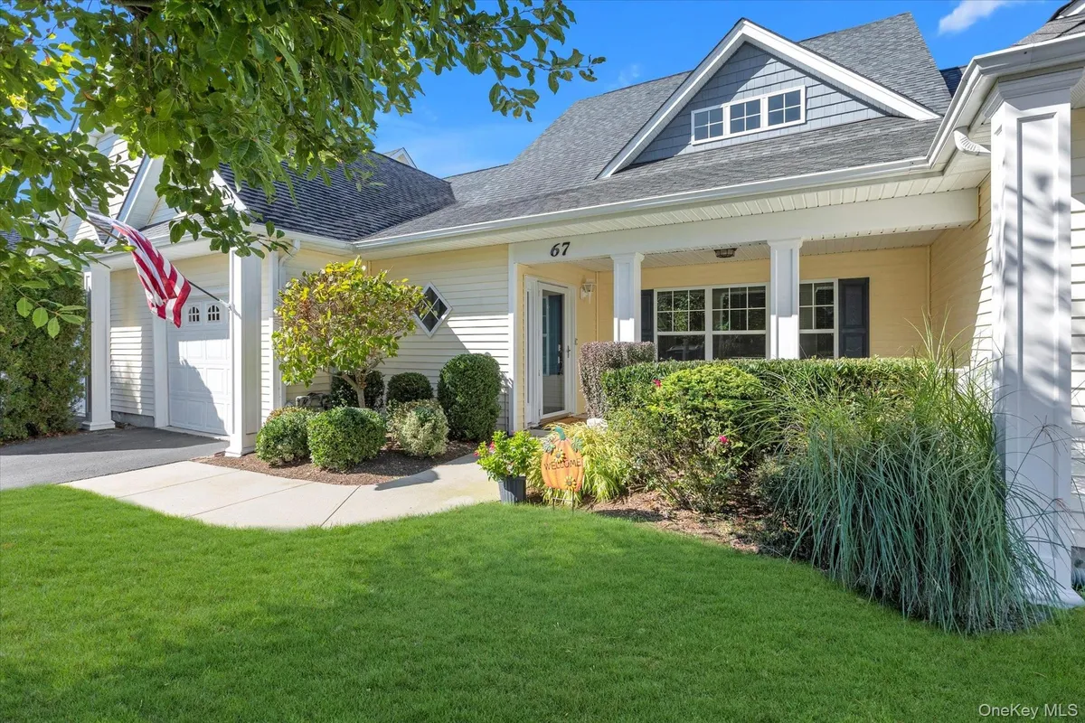 Property Slideshow image 1 of 34 | 67 stoneleigh dr, Riverhead, NY, 11901