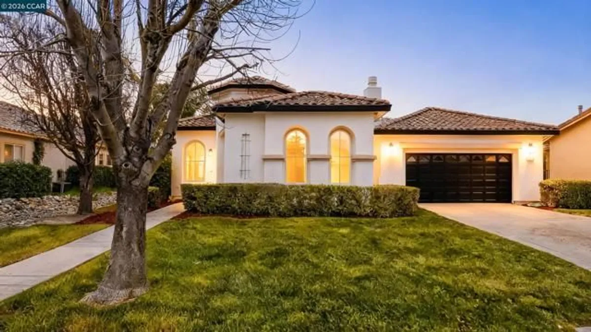 Property Slideshow image 1 of 57 | 175 oakridge way, Rio Vista, CA, 94571