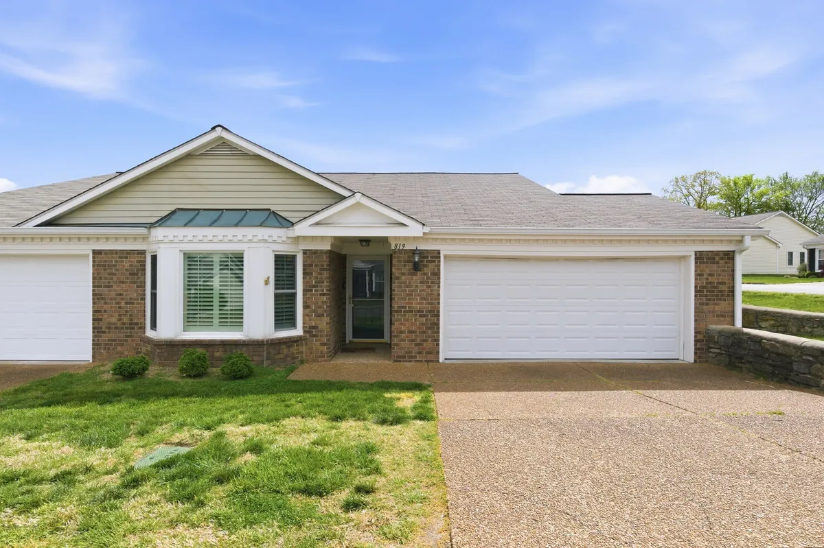 Property Slideshow image 1 of 27 | 819 marquette dr, Nashville, TN, 37205