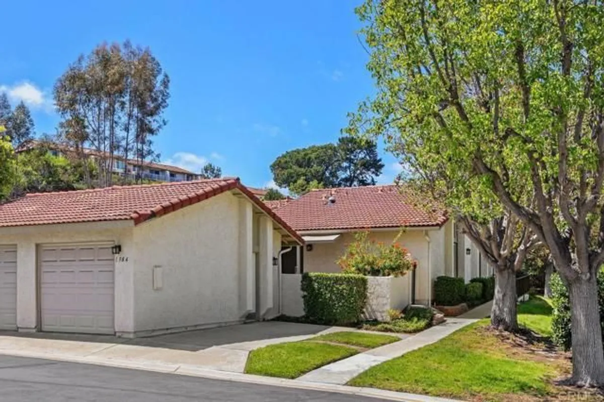 Property Slideshow image 1 of 39 | 1984 jayton ln, Encinitas, CA, 92024