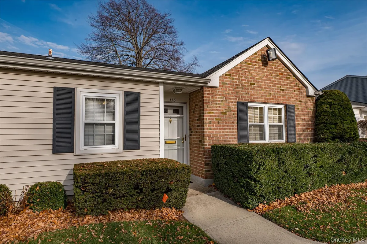 Property Slideshow image 1 of 21 | 118 harbor, Amityville, NY, 11701