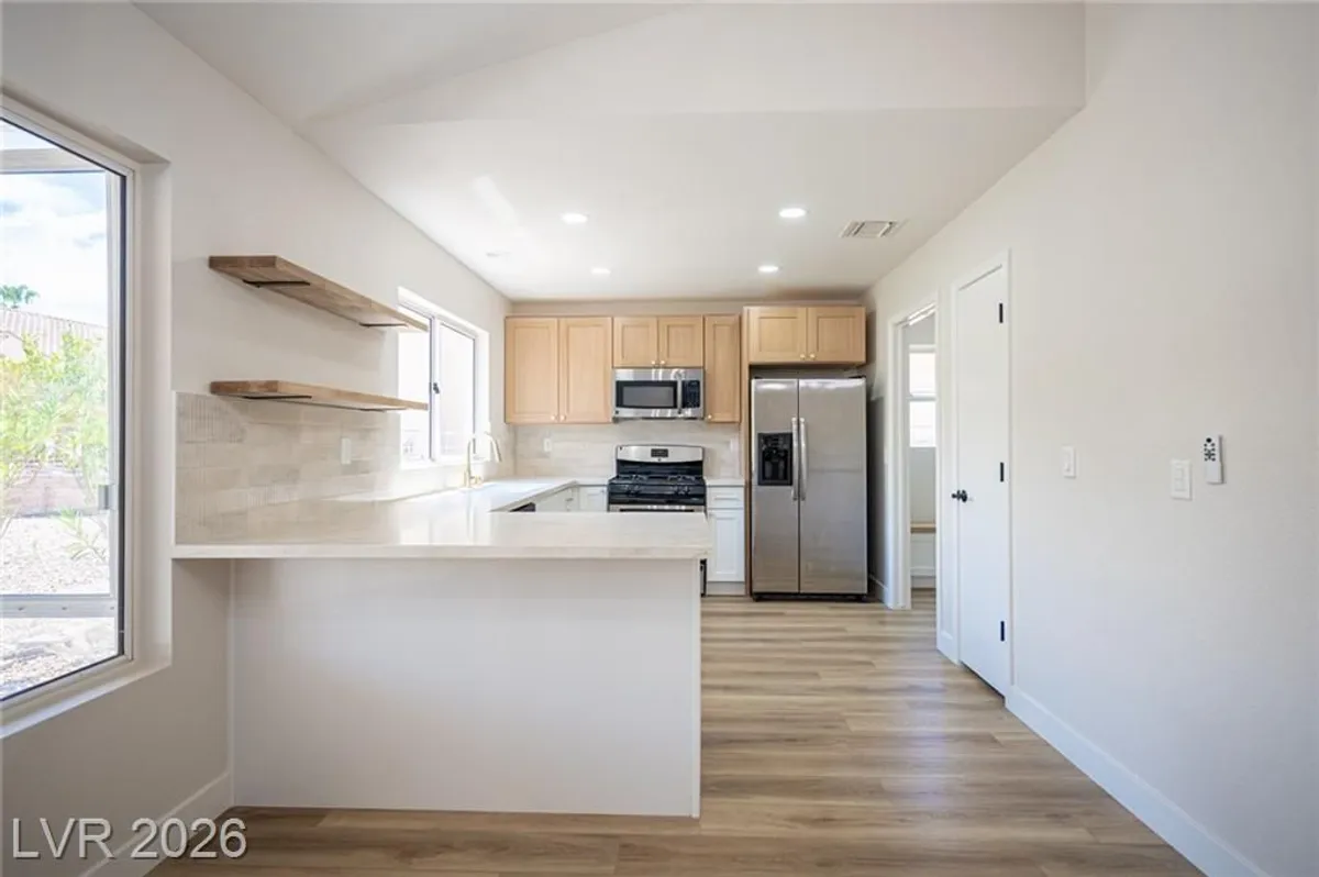 Property Slideshow image 1 of 19 | 9009 signal terrace dr, Las Vegas, NV, 89134