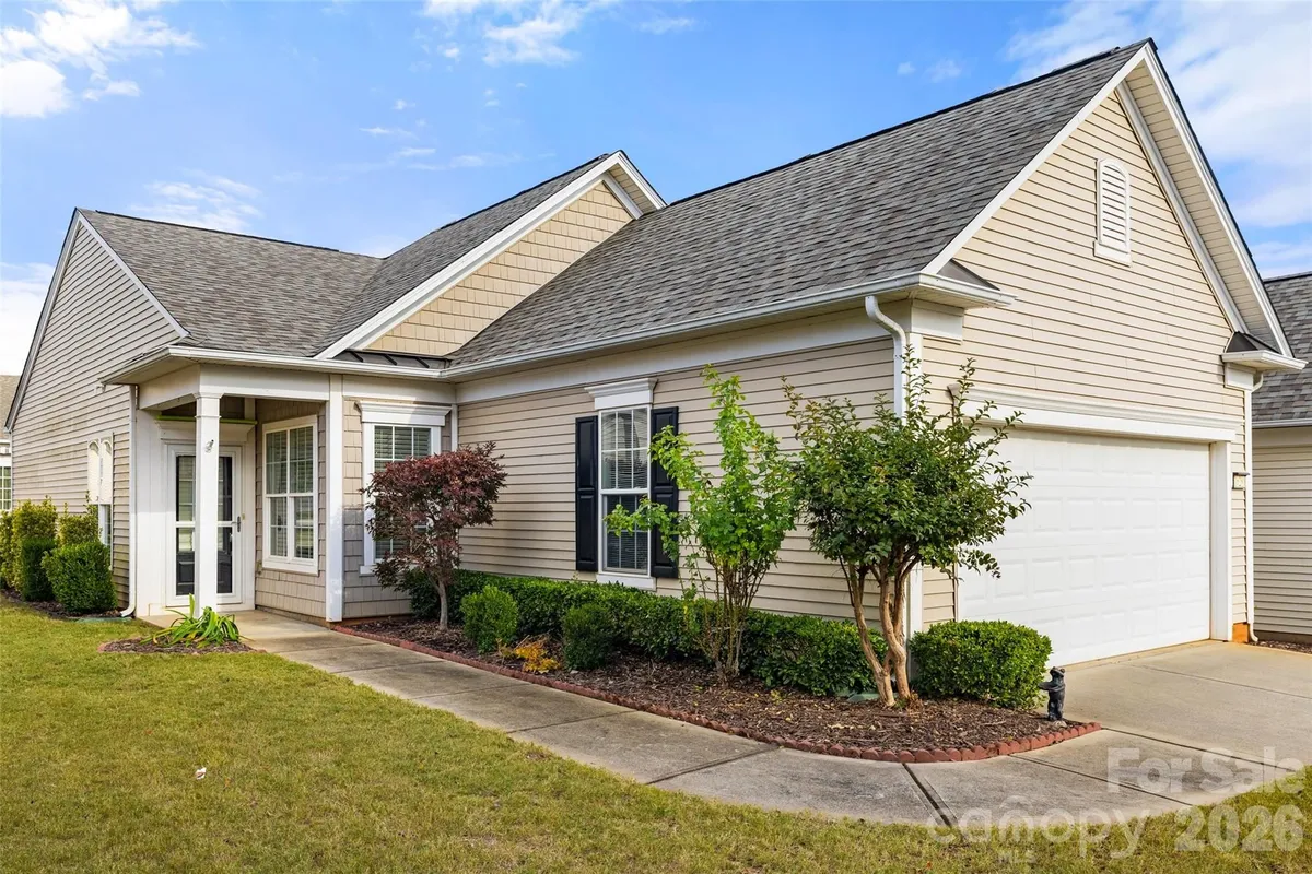 Property Slideshow image 1 of 33 | 16280 raven crest dr, Fort Mill, SC, 29707