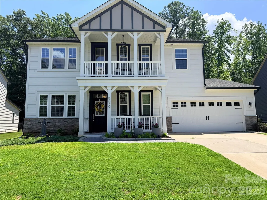 Property Slideshow image 1 of 48 | 5070 watersail way, Lake Wylie, SC, 29710