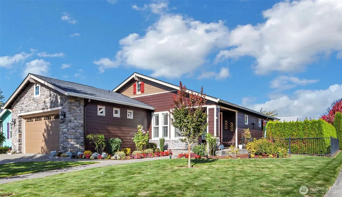 Property Slideshow image 1 of 36 | 18727 145th st, Bonney Lake, WA, 98391