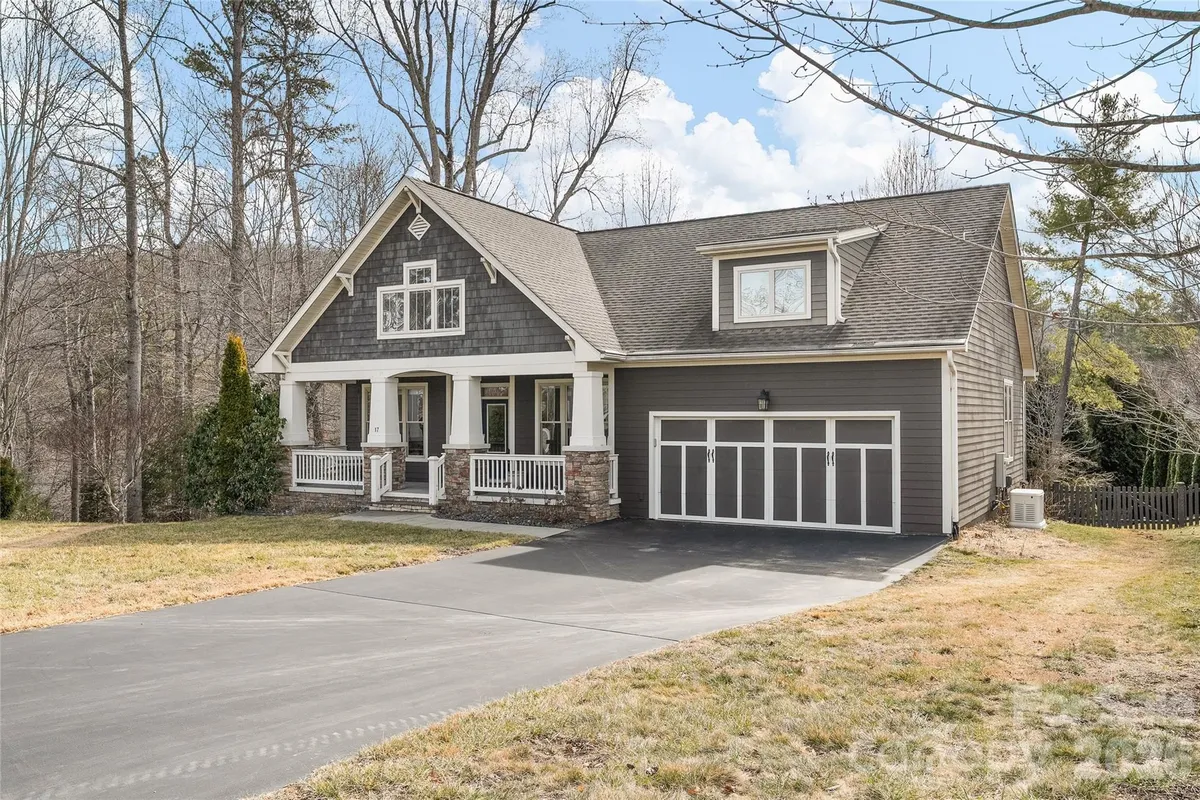 Property Slideshow image 1 of 46 | 17 moser sedge ct, Biltmore Lake, NC, 28715