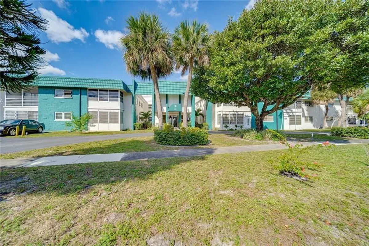 Property Slideshow image 1 of 43 | 2271 nw 47th ter 107, Lauderhill, FL, 33313