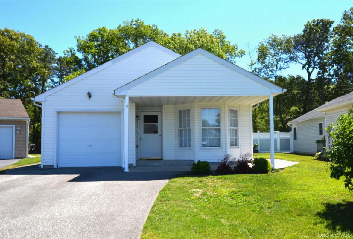 Property Slideshow image 1 of 26 | 5190 village cir, Brookhaven, NY, 11949