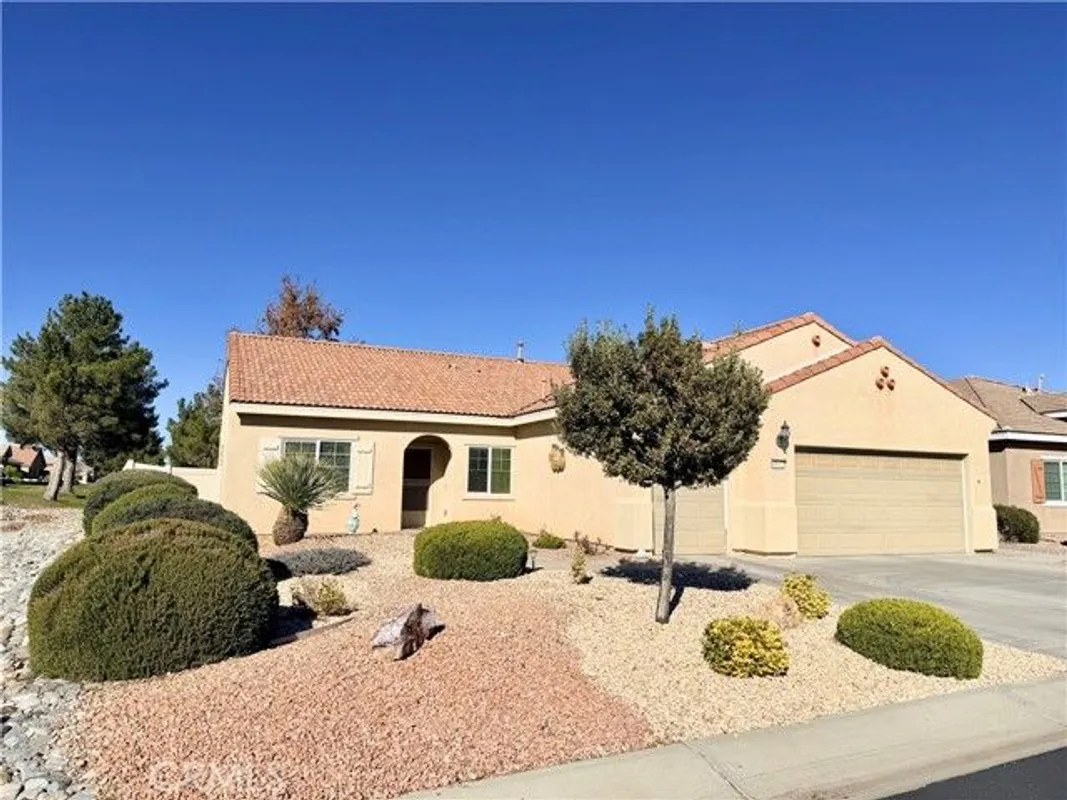 Property Slideshow image 1 of 30 | 19422 royal oaks rd, Apple Valley, CA, 92308