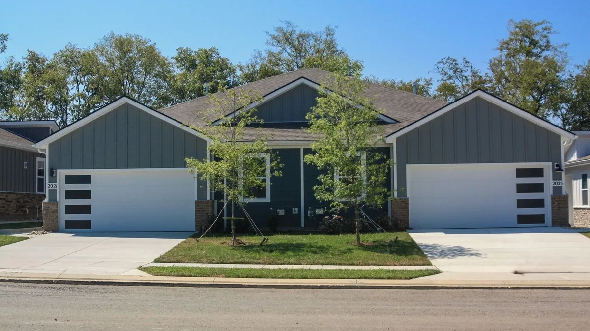 Property Slideshow image 1 of 42 | 2181 holmesburg pvt cir, Gallatin, TN, 37066