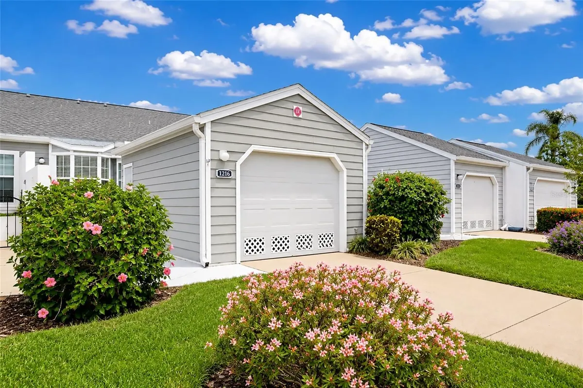 Property Slideshow image 1 of 56 | 1216 spoonbill landings cir, Bradenton, FL, 34209